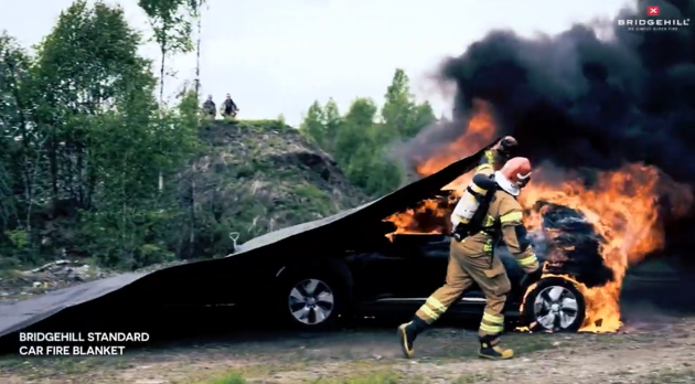 Demo av elbilbrann – Thermal Runaway – Hyundai Kona – Bridgehill brannteppe for biler