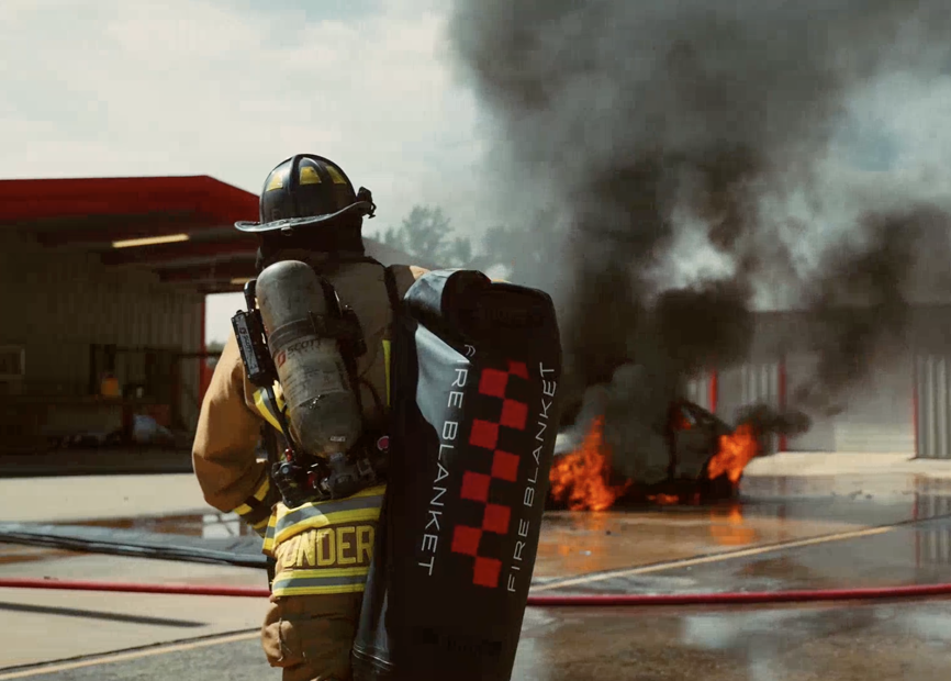 Bridgehill car fire blanket_American firefighter